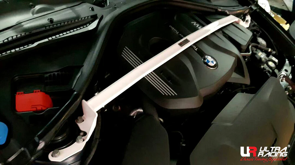 Ultra Racing Front Strut Brace (F2X M135i/M140i/M235i/M240i)